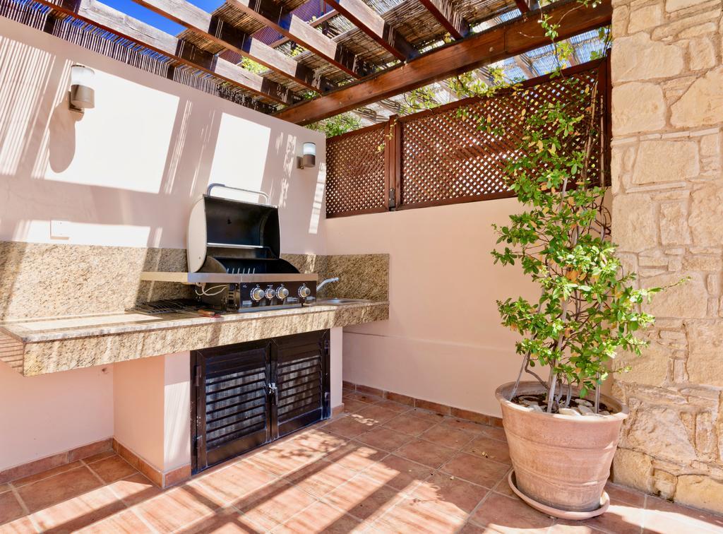 4 Bedroom Villa Helidoni With Private Infinity Pool, Aphrodite Hills Resort Kouklia Exterior foto