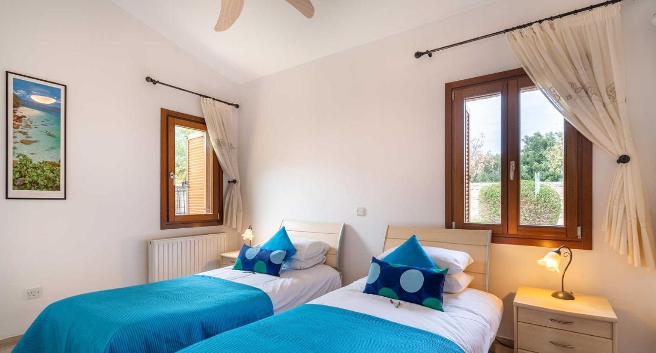 4 Bedroom Villa Helidoni With Private Infinity Pool, Aphrodite Hills Resort Kouklia Exterior foto